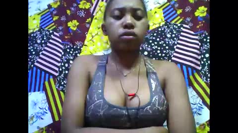 Snapshot of tahiriniah chatting on 11.29.25 tahiriniah online show from 11.29.25