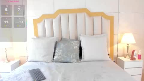 Snapshot of tahliamoreau chatting on 12.14.25 Tahlia Moreau online show from 12.14.25