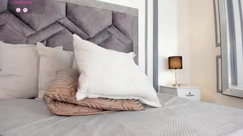 Tahlia Moreau online show from 04.11.26