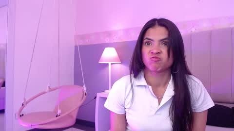 Snapshot of taira_rouse chatting on 09.29.25 Taira online show from 09.29.25