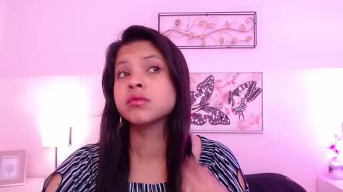 Snapshot of taira_rouse chatting on 10.20.25 Taira online show from 10.20.25