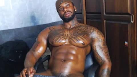 Tairon Tucke online show from 12.16.24