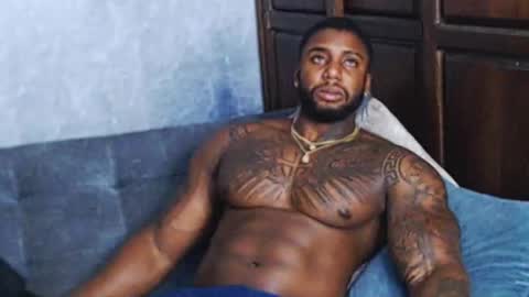 Tairon Tucke online show from 12.28.24