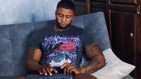 Tairon Tucke online show from 01.12.25