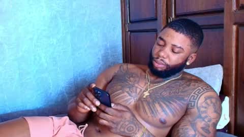 Tairon Tucke online show from 03.02.25