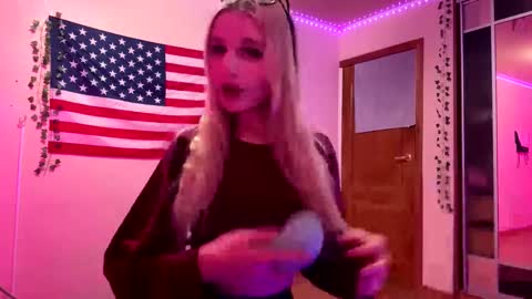 Mia online show from 03.07.26