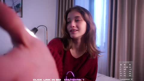 Snapshot of taitehambelton chatting on 10.22.25 Mia online show from 10.22.25