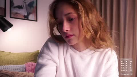 Snapshot of taitehambelton chatting on 11.03.25 Mia online show from 11.03.25