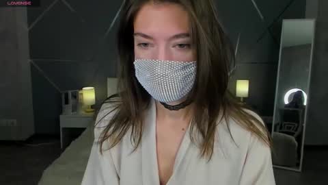 Snapshot of take_me_to_moon chatting on 11.04.25 Sasha online show from 11.04.25