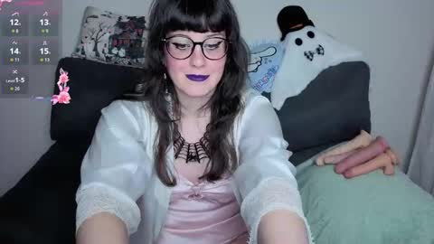 Snapshot of talia_bloodina chatting on 11.25.25 Talia Bloodina online show from 11.25.25