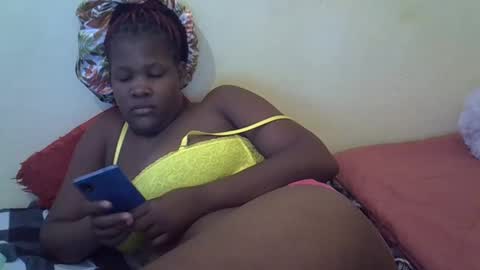 Snapshot of taliah254 chatting on 02.26.25 taliah254 online show from 02.26.25