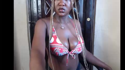 Snapshot of tall_choco chatting on 11.18.25 tall_choco online show from 11.18.25