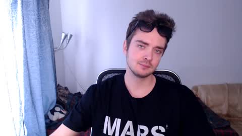 Snapshot of tall_sam chatting on 02.22.25 tall_sam online show from 02.22.25