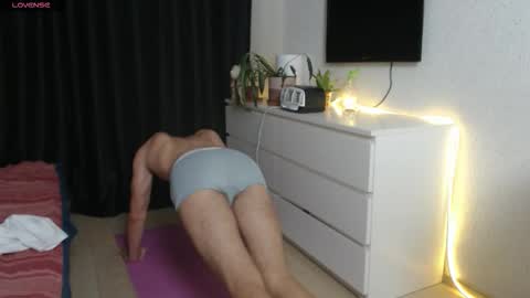 Snapshot of tall_sam chatting on 09.15.25 tall_sam online show from 09.15.25