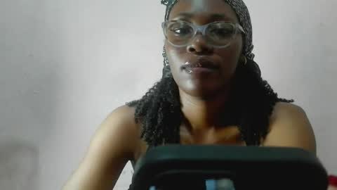 Snapshot of tallnsexydee chatting on 07.08.26 tallnsexydee online show from 07.08.26