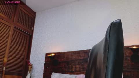    online show from 10.03.25