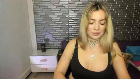 Snapshot of tamara_velezz chatting on 05.08.26 Tamara online show from 05.08.26
