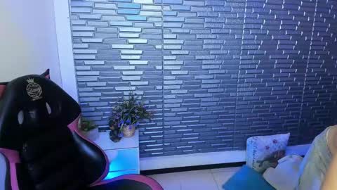 Snapshot of tamara_velezz chatting on 05.15.26 Tamara online show from 05.15.26