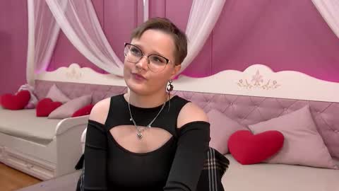 Snapshot of tammymays chatting on 09.25.25 Tammy Mays online show from 09.25.25