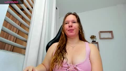Snapshot of tamy_shine87 chatting on 02.16.25 Im Samy online show from 02.16.25
