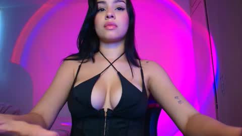 Snapshot of tana_lux chatting on 07.20.26 Aytana online show from 07.20.26