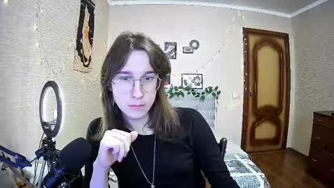 Snapshot of tangerine4dreams chatting on 02.11.25 Milena Kuprianova online show from 02.11.25