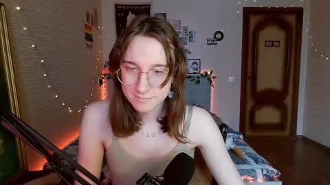 Snapshot of tangerine4dreams chatting on 02.22.25 Milena Kuprianova online show from 02.22.25