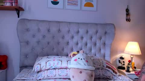 Snapshot of tania_russell23 chatting on 10.26.25 Tania online show from 10.26.25