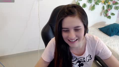 Snapshot of taniadevil_69 chatting on 12.26.24 Tania online show from 12.26.24