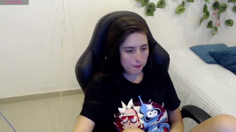Snapshot of taniadevil_69 chatting on 01.10.25 Tania online show from 01.10.25