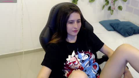Snapshot of taniadevil_69 chatting on 01.10.25 Tania online show from 01.10.25