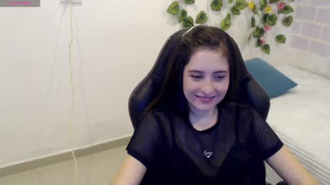 Snapshot of taniadevil_69 chatting on 01.23.25 Tania online show from 01.23.25