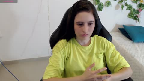 Snapshot of taniadevil_69 chatting on 02.07.25 Tania online show from 02.07.25