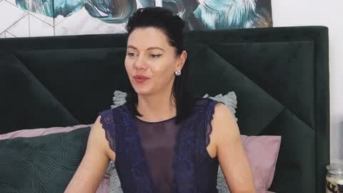 Snapshot of taniyagrey chatting on 01.28.25 tanyaGrey online show from 01.28.25