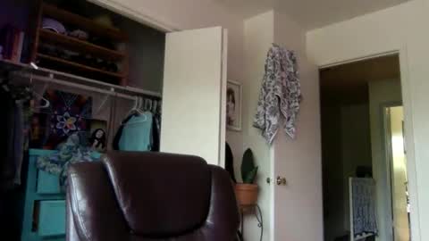 Dr. Love online show from 04.18.26