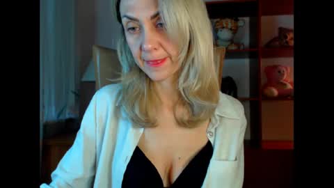 Snapshot of tanya6547 chatting on 12.18.24 tanya online show from 12.18.24