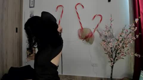 Snapshot of tanya_worldbondage chatting on 12.30.24 tanya online show from 12.30.24