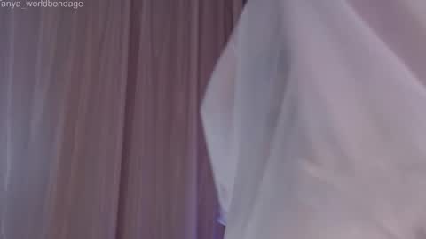 Snapshot of tanya_worldbondage chatting on 09.10.25 tanya online show from 09.10.25