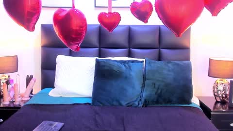 Snapshot of taracarsonn chatting on 02.11.25 taracarsonn online show from 02.11.25