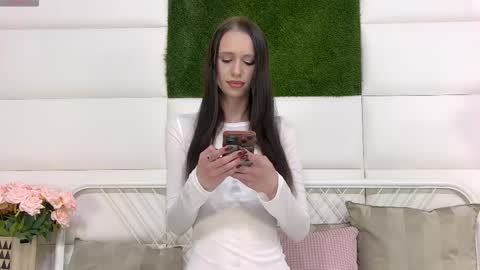 taraharriss online show from 04.27.26