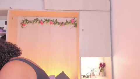  T A R A  online show from 10.18.25