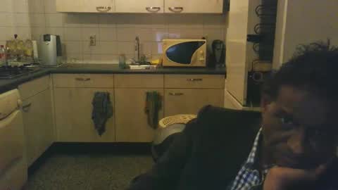 Snapshot of tarpat_20 chatting on 10.16.25 Genaro Thode online show from 10.16.25