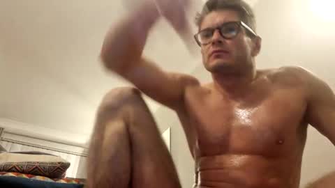 Snapshot of tartankingofscots chatting on 10.25.25 tartankingofscots online show from 10.25.25