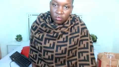 Snapshot of tashabea chatting on 12.17.24 Tash online show from 12.17.24