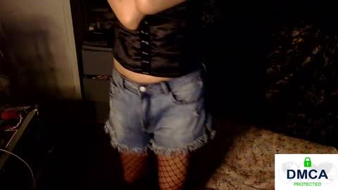 Snapshot of tashakai chatting on 02.18.25 TashaKai online show from 02.18.25