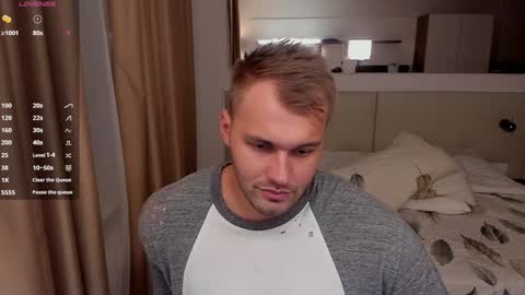 Snapshot of tasty_justin chatting on 12.04.24 My shows 2100500 UTC3 online show from 12.04.24