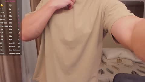 Snapshot of tasty_justin chatting on 12.17.24 My shows 2100500 UTC3 online show from 12.17.24