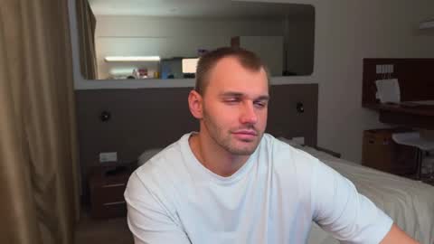 Snapshot of tasty_justin chatting on 11.07.25 My shows 2100500 UTC3 online show from 11.07.25