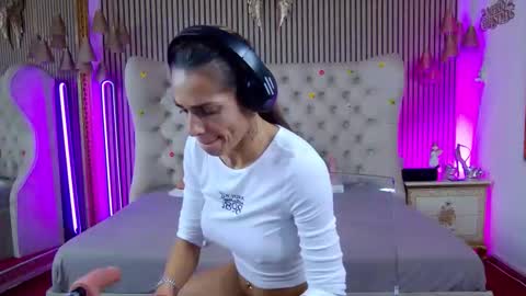 Snapshot of tastypatricia chatting on 10.21.25 TastyPatricia online show from 10.21.25