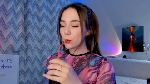 Snapshot of tate_angel chatting on 12.04.24 Tate online show from 12.04.24